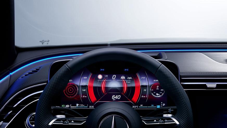Новый Mercedes-Benz E-класса растянули для Китая