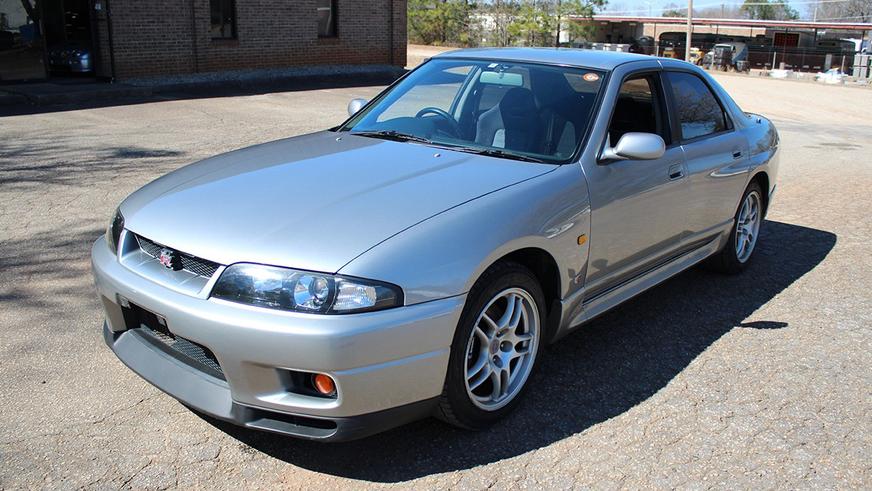 Сразу два редчайших Skyline GT-R появились в продаже – это седаны