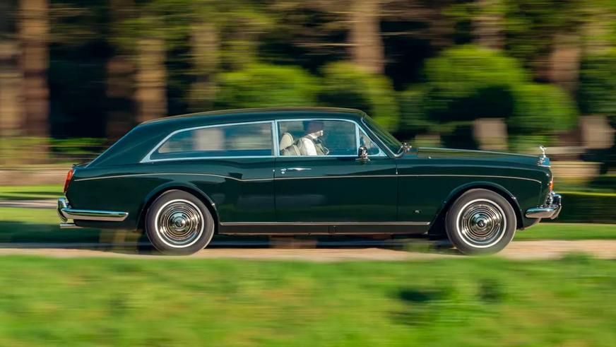 Старый Rolls-Royce Corniche стал необычным универсалом