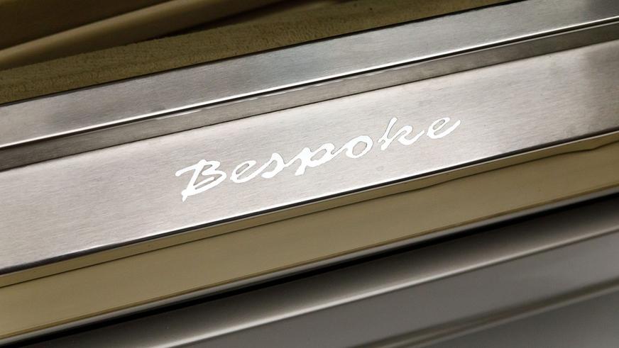 Рестомод Mercedes-Benz 560 SEC с мотором AMG в продаже