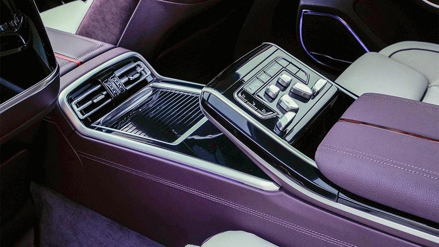 Hongqi H9 оказался на треть доступнее немецких конкурентов