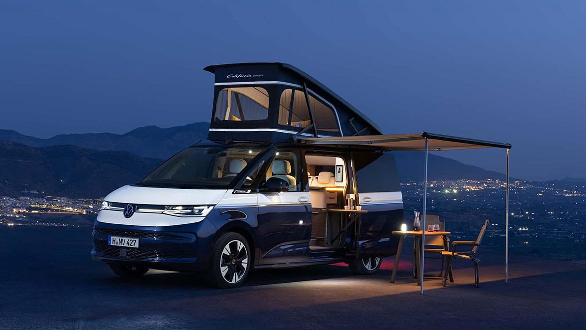 VW T7 превратился в дом на колёсах с двумя дверями и палаткой