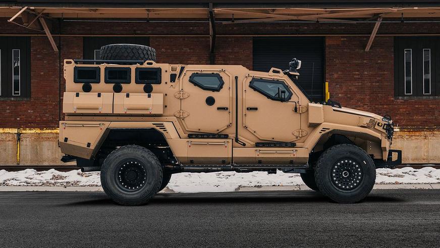 Пикап Ford стал военным броневиком для гражданских