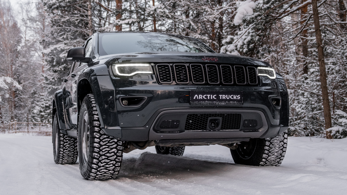 В России сделали старый Jeep Grand Cherokee ещё более внедорожным