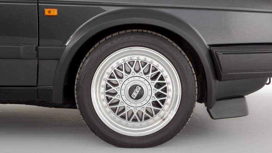 Старый, но сохранившийся Volkswagen Golf II продают почти за 100 тысяч долларов