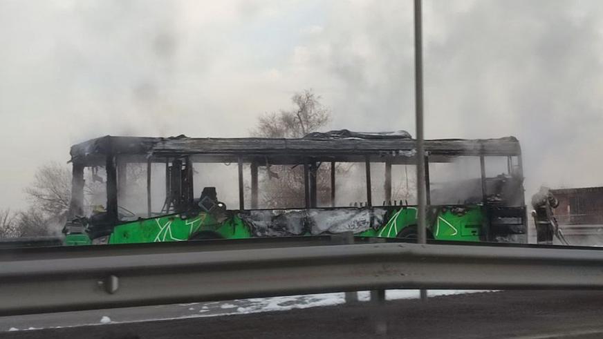 Алматыда автобус өртенді