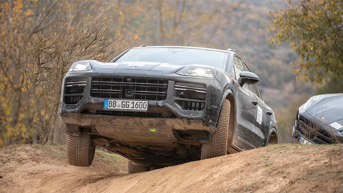 Porsche частично рассекретила обновлённый Cayenne