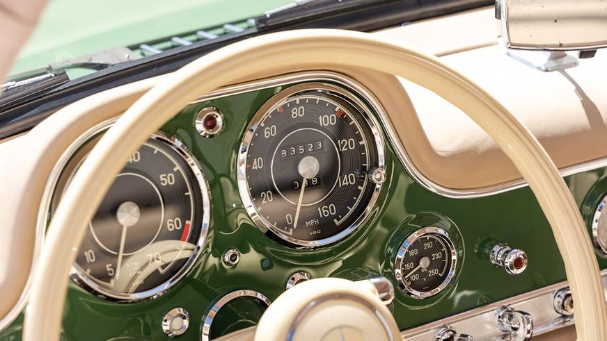 Уникальный 300SL Gullwing пустят с молотка