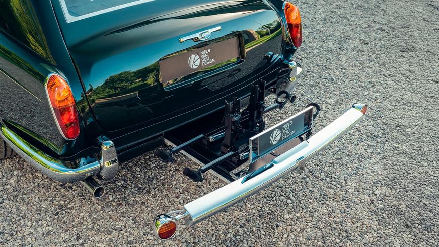 Старый Rolls-Royce Corniche стал необычным универсалом