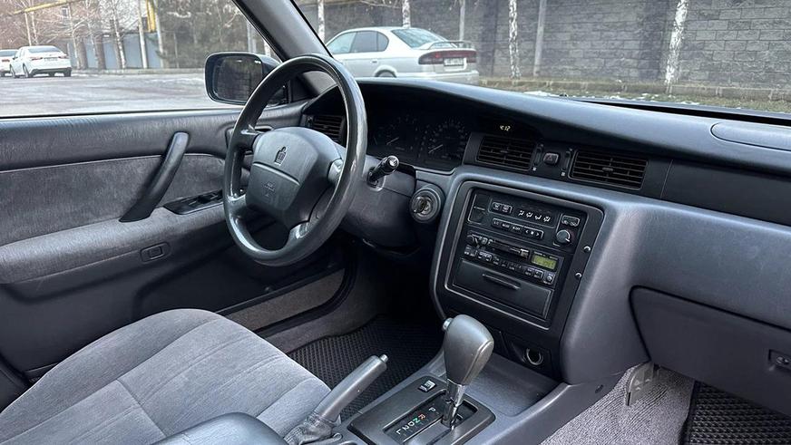 Toyota Crown (S150) с левым рулём продают за 10 млн тенге на Kolesa.kz