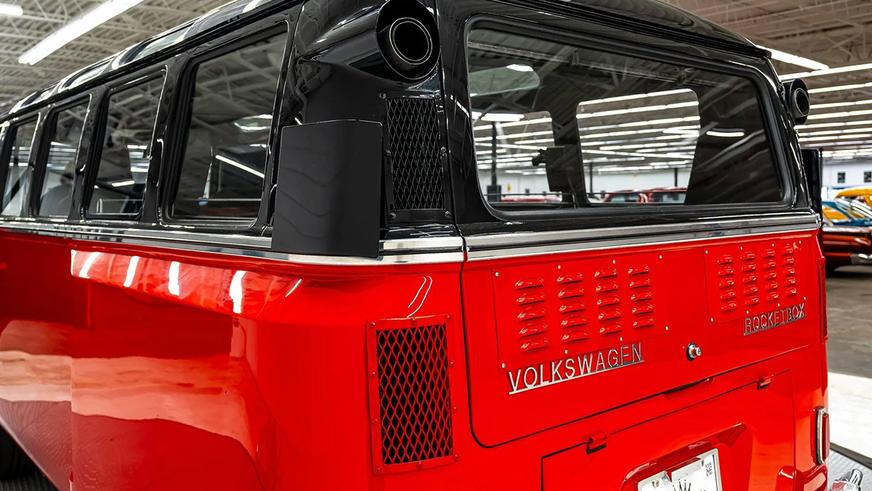 На продажу выставили Volkswagen T1 с огромным мотором от Cadillac