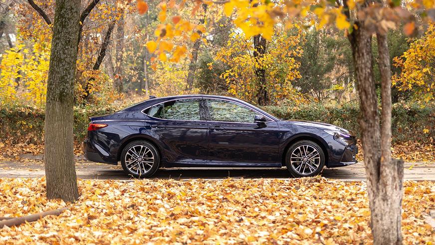 Toyota Camry 80 HEV: официальная и… гибридная?