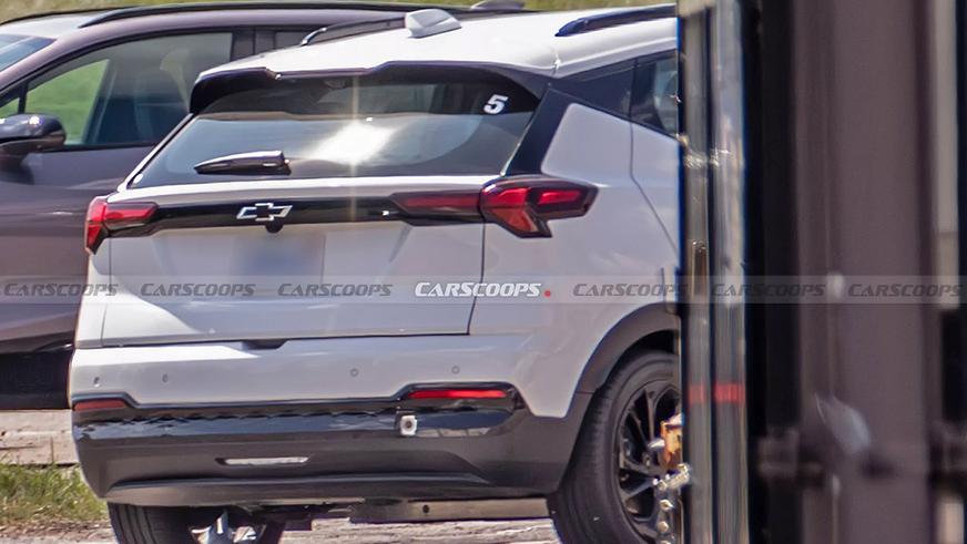 Новый Chevrolet Bolt засекли на дорогах