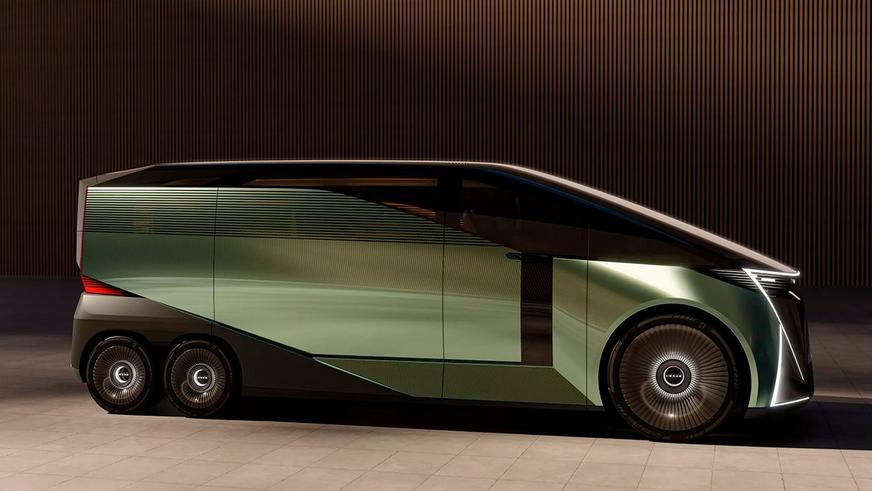 Lexus LS стал роскошным вэном с шестью колёсами