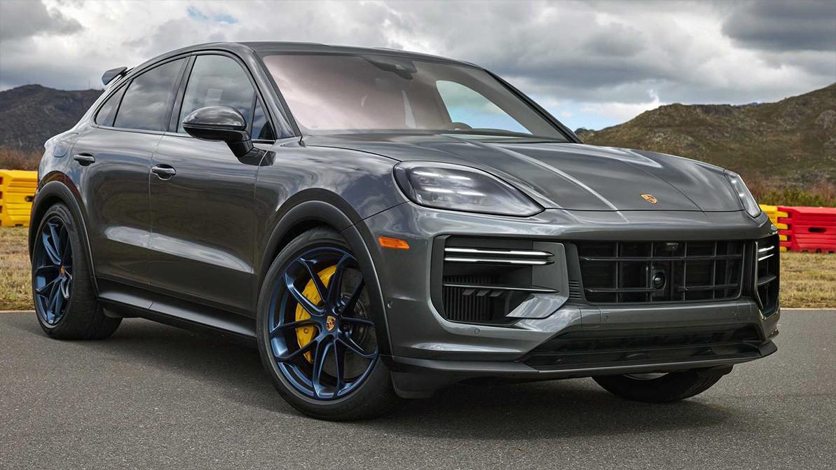 Жаңарған Porsche Cayenne: қуаты артып, экраны көбейді