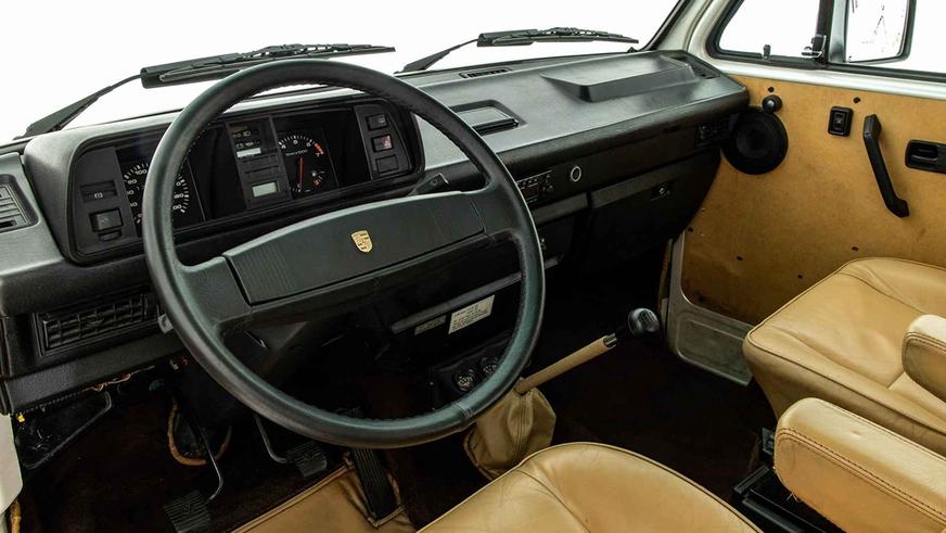 Редчайший микроавтобус Porsche оценили почти в 365 тысяч евро