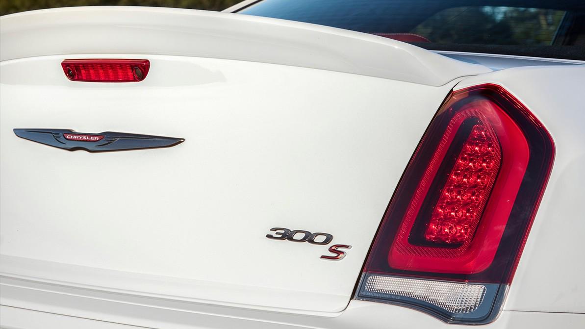 Chrysler 300С обновился напоследок