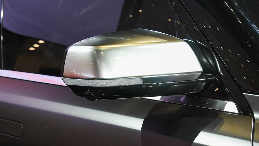 MG Cyber Х напомнил прошлое выдвижными фарами