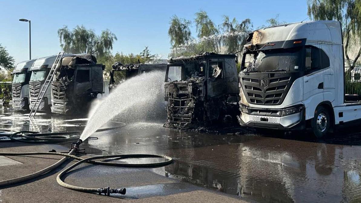 Электрогрузовик Nikola загорелся спустя месяц после первого пожара