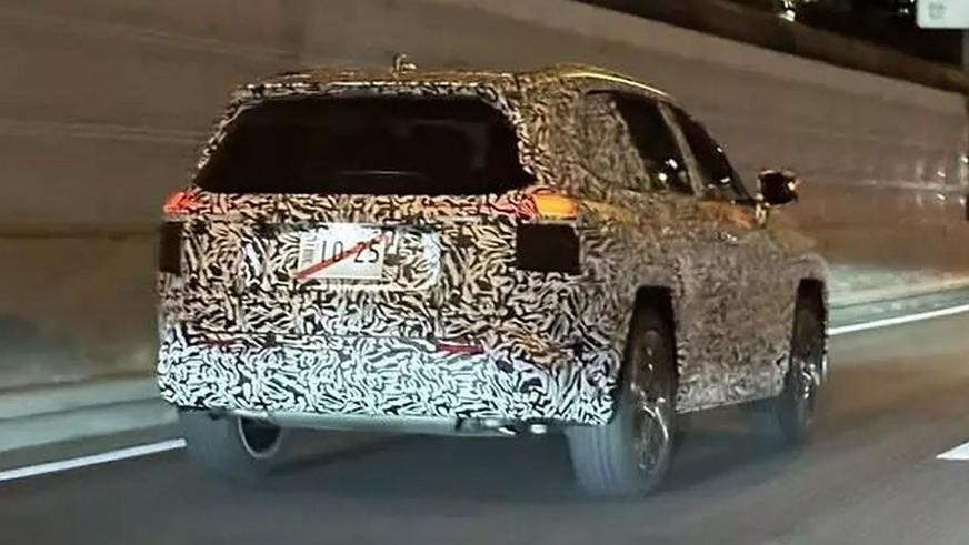 Новое поколение Toyota RAV4 вывели на испытания