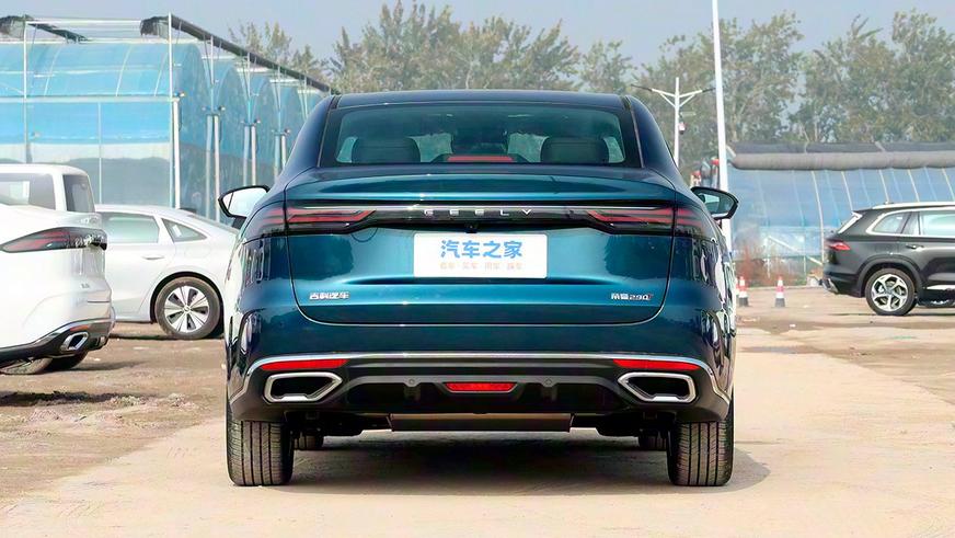 В Китае назвали цены на Geely Emgrand нового поколения