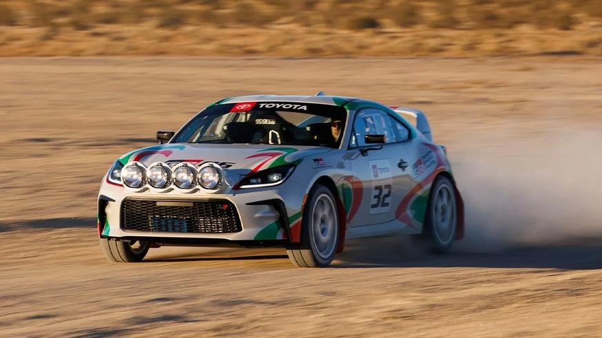 Toyota GR86 получила культовую ливрею, мощный мотор и полный привод