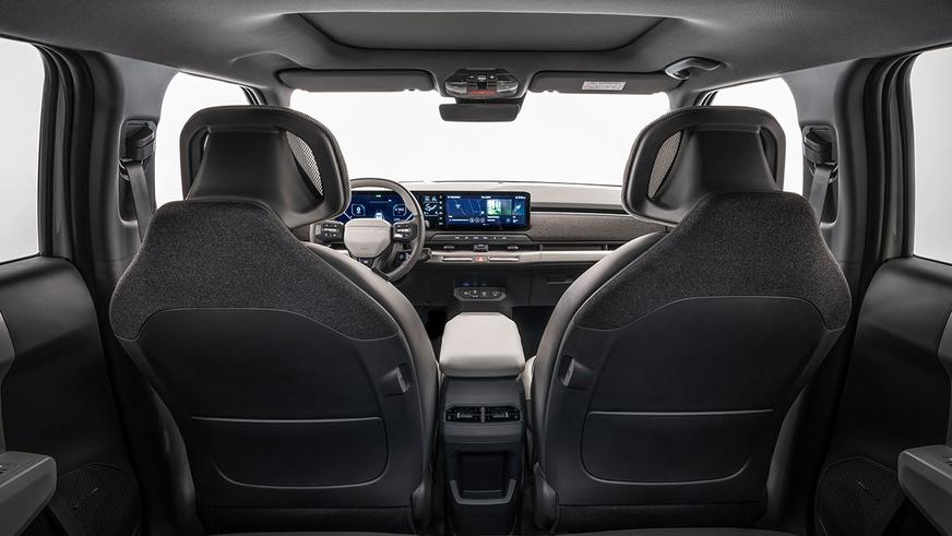 Kia показала недорогой батарейный паркетник EV3