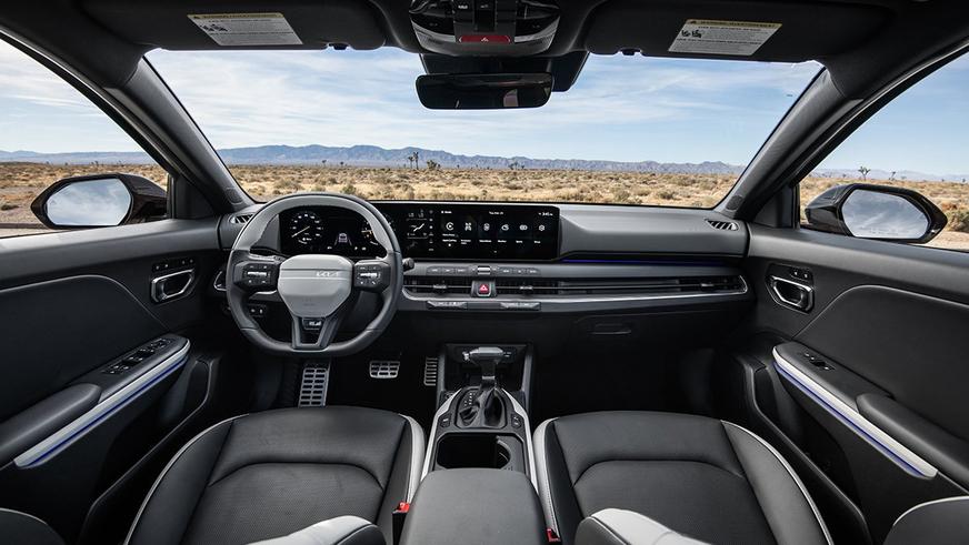 Kia K4 стал просторным хетчбэком Kia K4 стал просторным хетчбэком