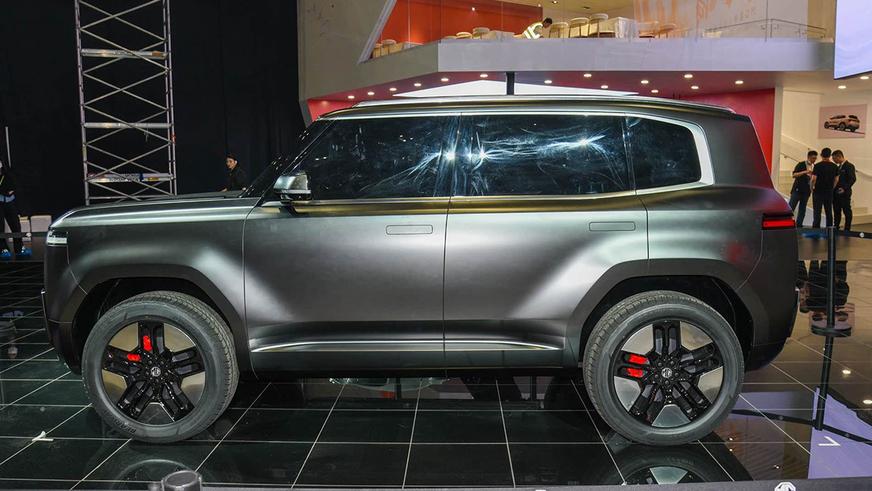 MG Cyber Х напомнил прошлое выдвижными фарами