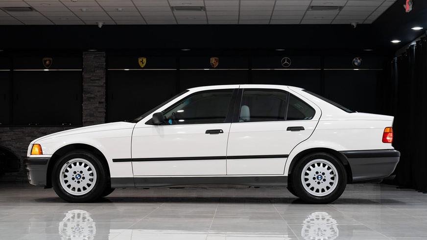 В США нашли почти новую BMW 325i в кузове E36 В США нашли почти новую BMW 325i в кузове E36