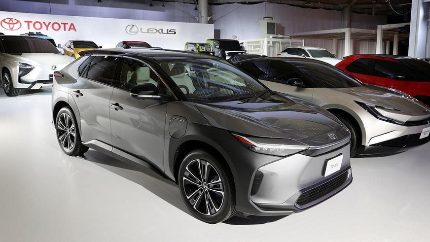 Toyota разом презентовала более десятка концептов электромобилей