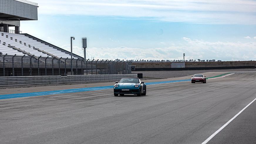 Обновлённый Porsche 911 прибыл в Казахстан