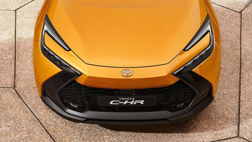 Дизайнерский кроссовер Toyota C-HR сменил поколение