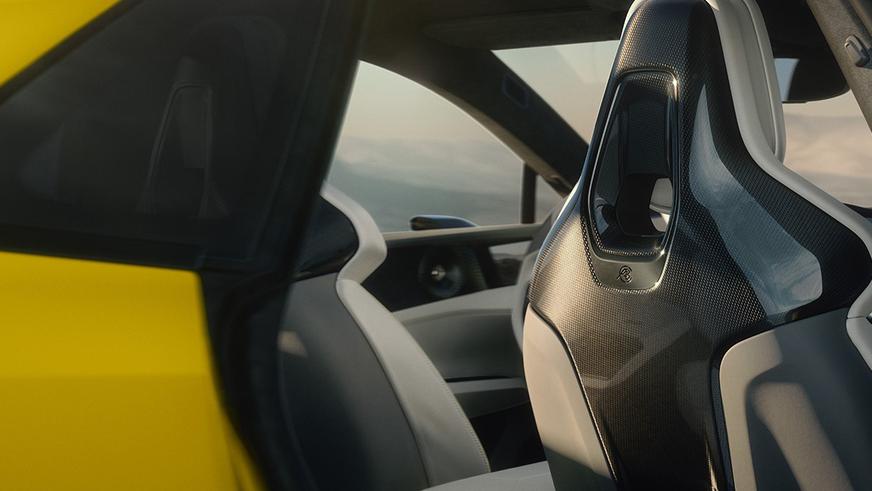 У Lotus появился флагманский 918-сильный седан на батарейках