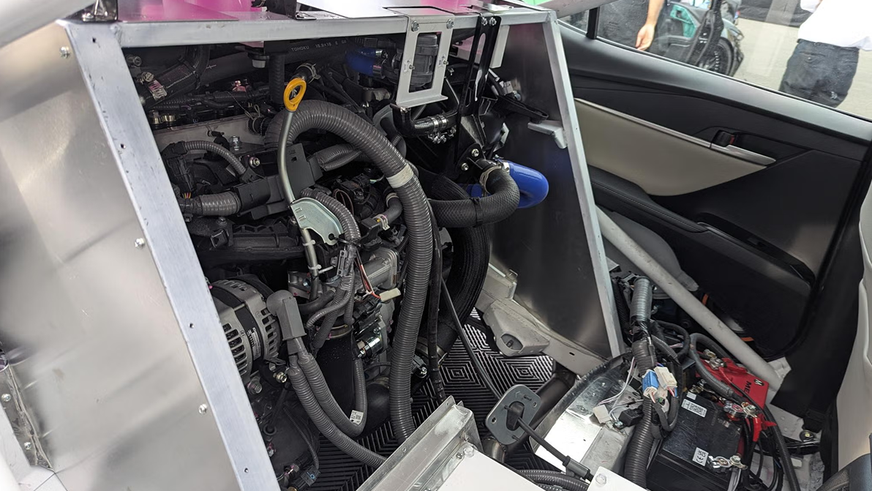 Toyota построила 7-цилиндровую Camry