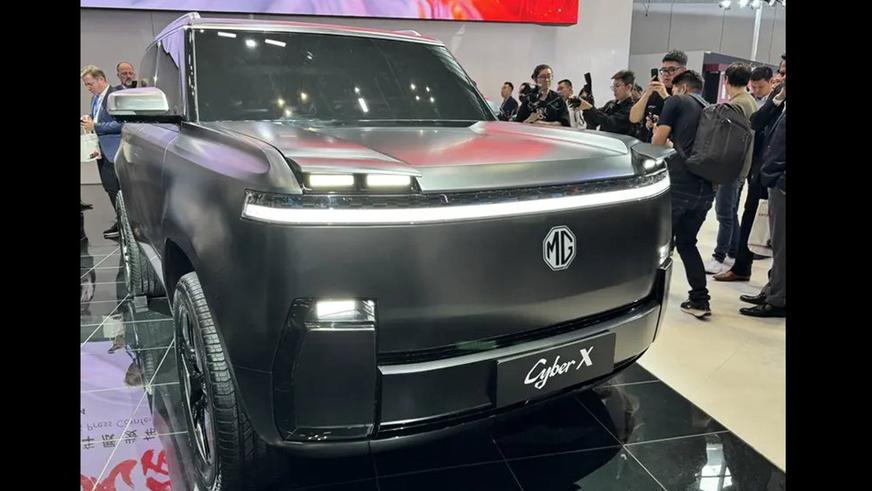 MG Cyber Х напомнил прошлое выдвижными фарами