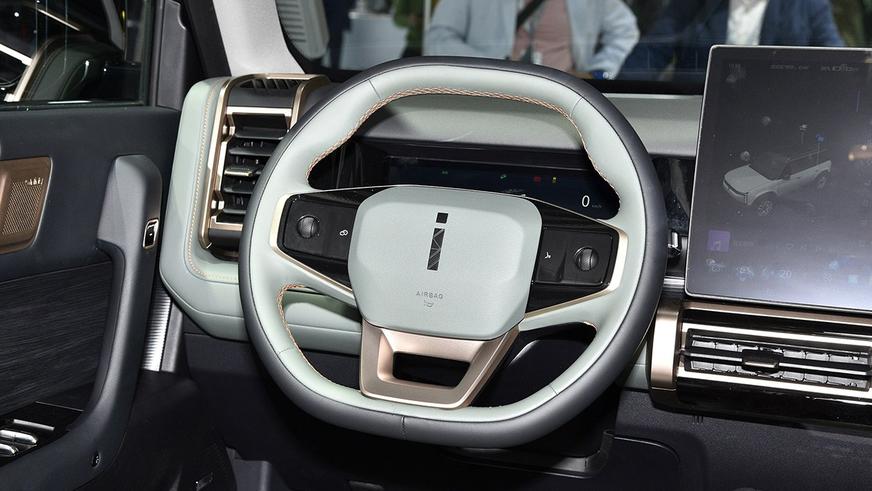 Батарейный кроссовер Chery iCar 03: характеристики и цены