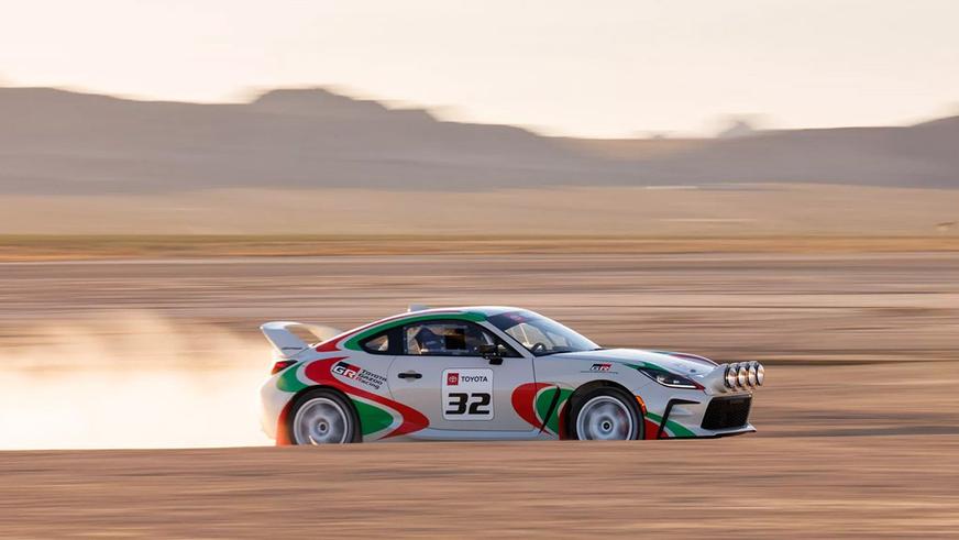 Toyota GR86 получила культовую ливрею, мощный мотор и полный привод