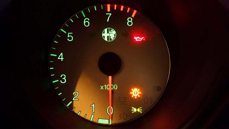 Дешёвая запчасть – дорогие проблемы: перегоревшие лампы стоп-сигналов