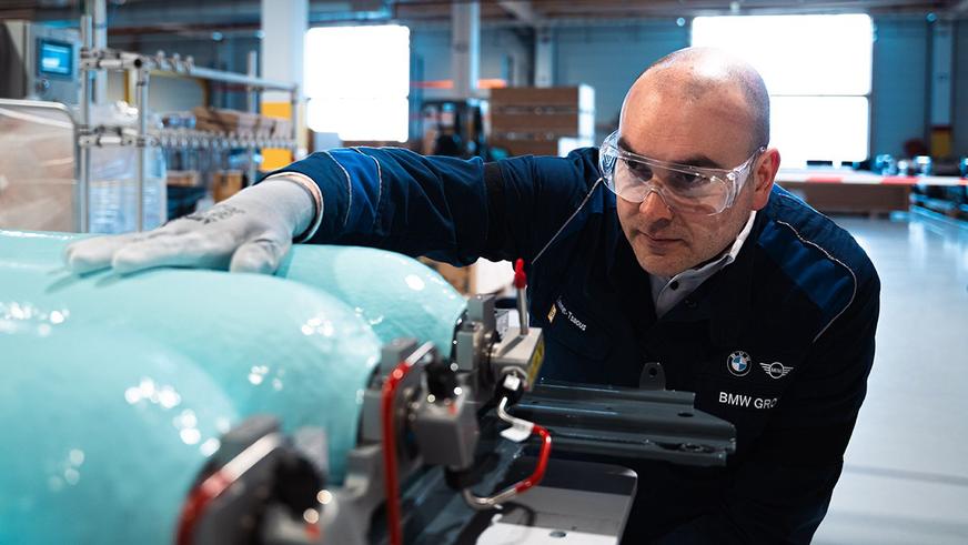 BMW показала прототип водородного iX5