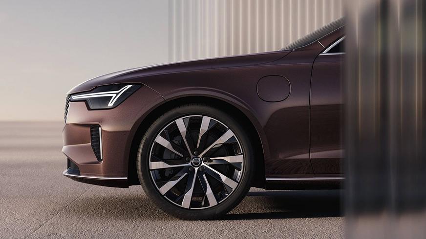 Volvo обновила седан S90 Volvo обновила седан S90