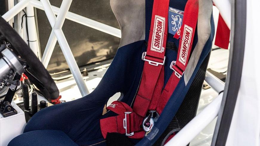 Уникальный гоночный минивэн Peugeot выставлен на аукцион