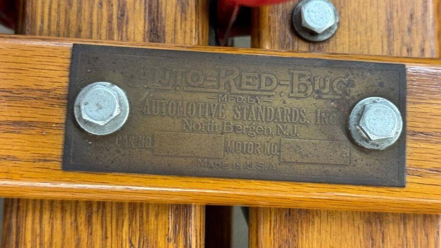 На продажу выставлен 100-летний электрокар, очень недорого