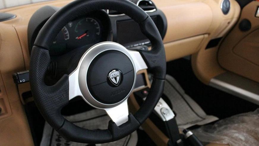В Китае нашли три новых Tesla Roadster