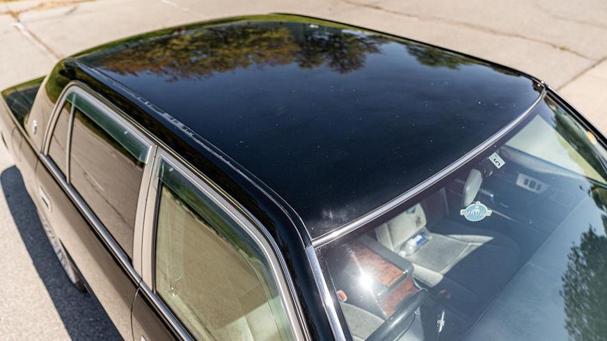 Toyota Century продали по цене бюджетной малолитражки