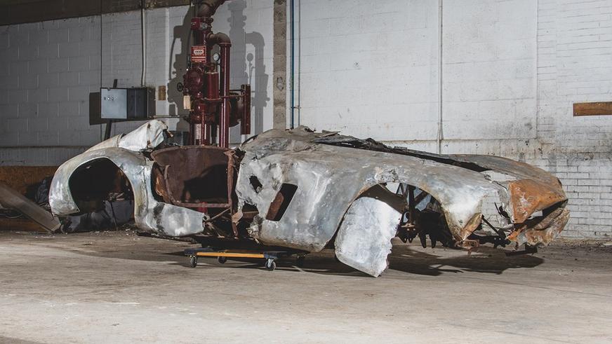 Сгоревший много лет назад Ferrari продали почти за два миллиона долларов