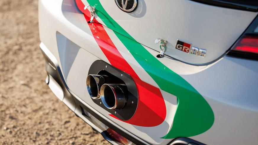 Toyota GR86 получила культовую ливрею, мощный мотор и полный привод