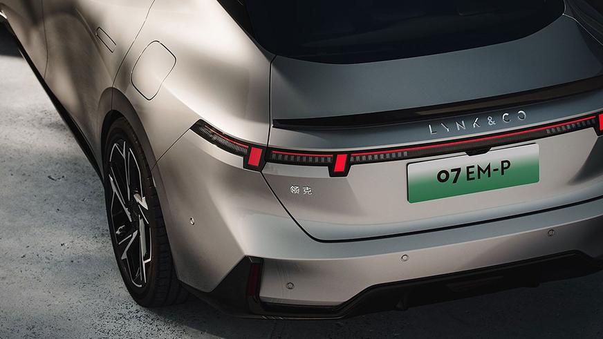 Lynk&Co начала продажи нового дальнобойного седана 07 EM-P