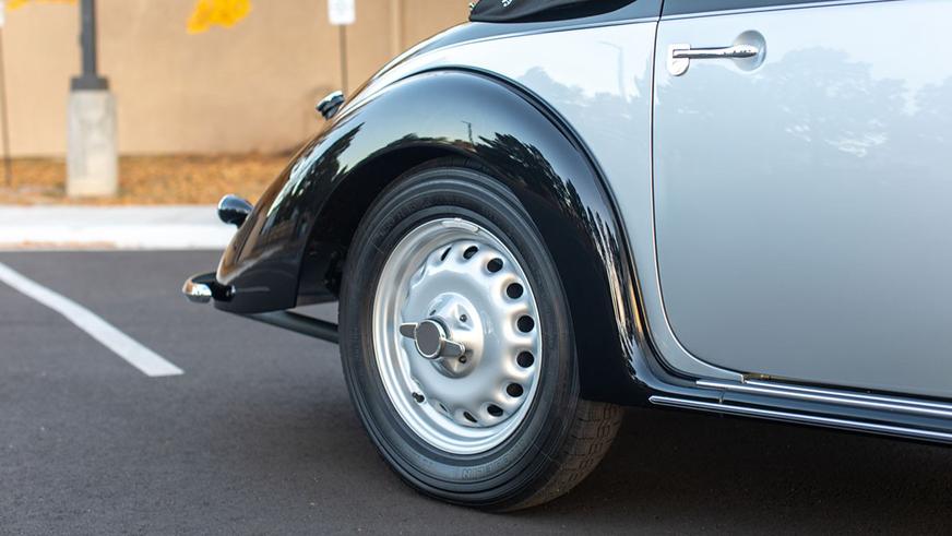 Довоенный BMW 327 выставили на торги в США