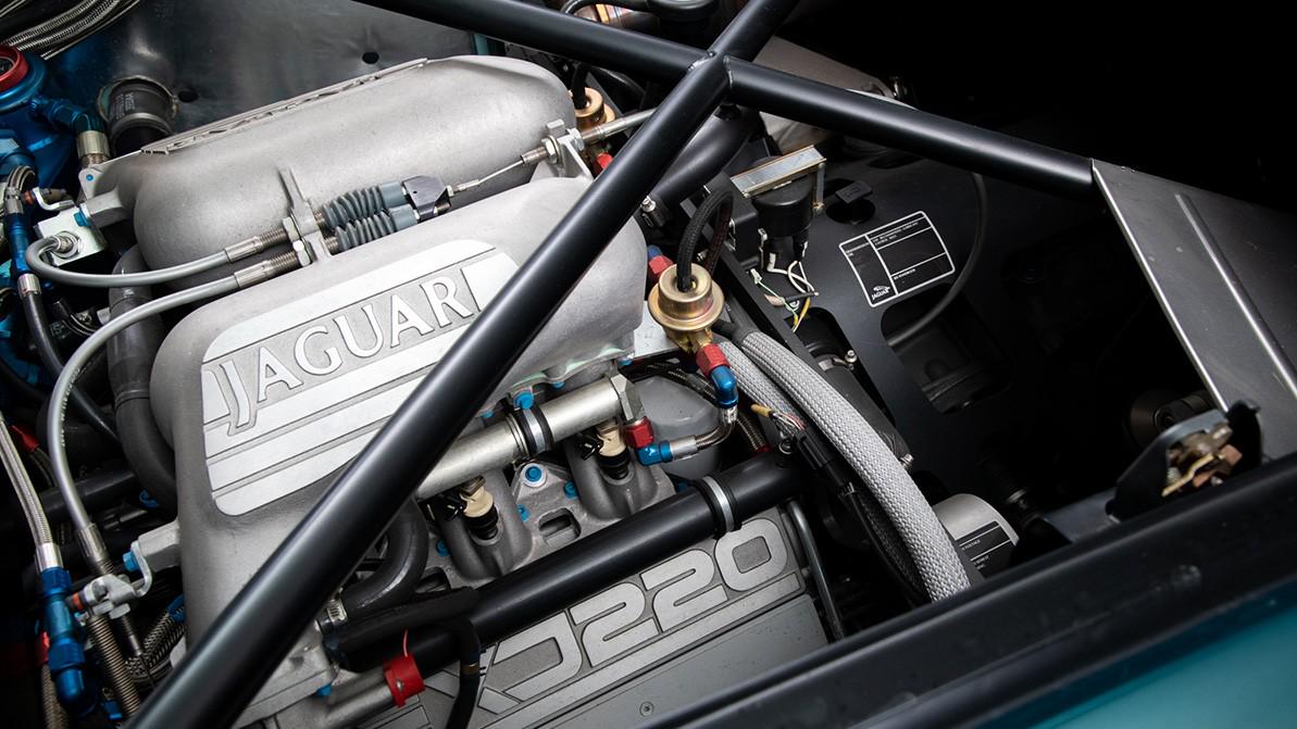 С молотка уйдёт самый быстрый суперкар 1990-х — он практически новый